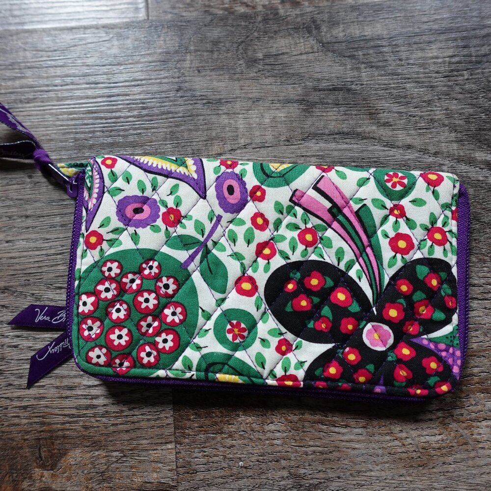 Vera Bradley wristlet wallet purple art decor